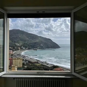 ocean-view-flat-with-fast-wi-fi-and-elevator-to-town.hotelitalianriviera.com/